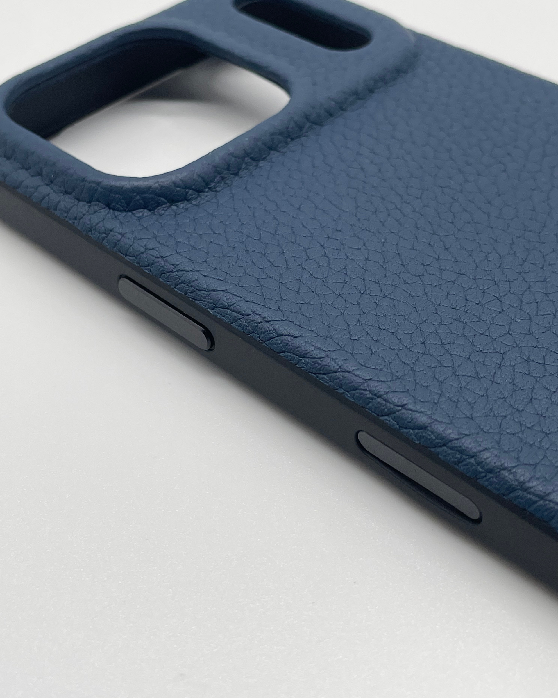 iPhone 17 Pro - The Classic iPhone Case