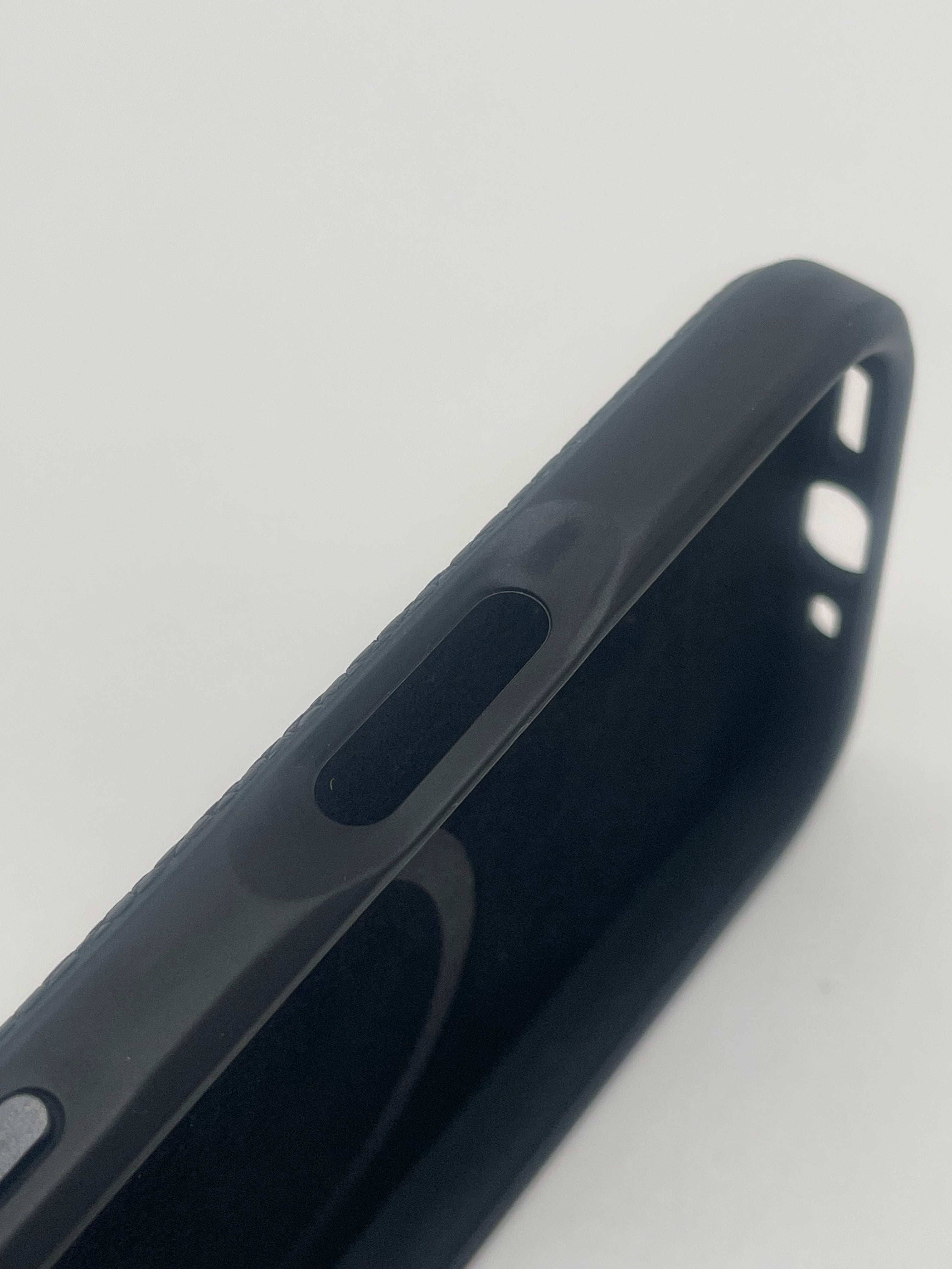 iPhone 16 Pro - The Classic Case
