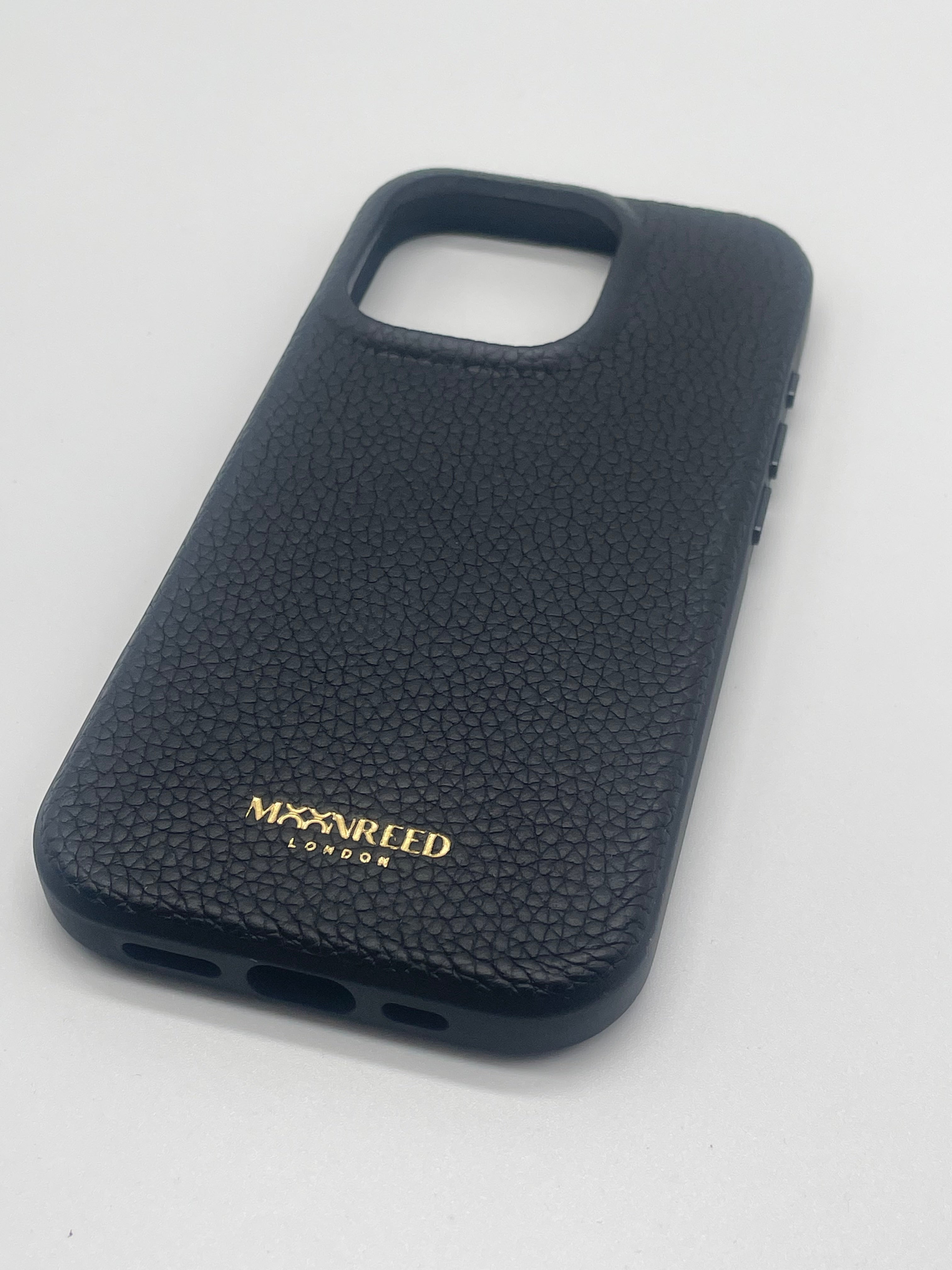 iPhone 16 Pro - The Classic Case