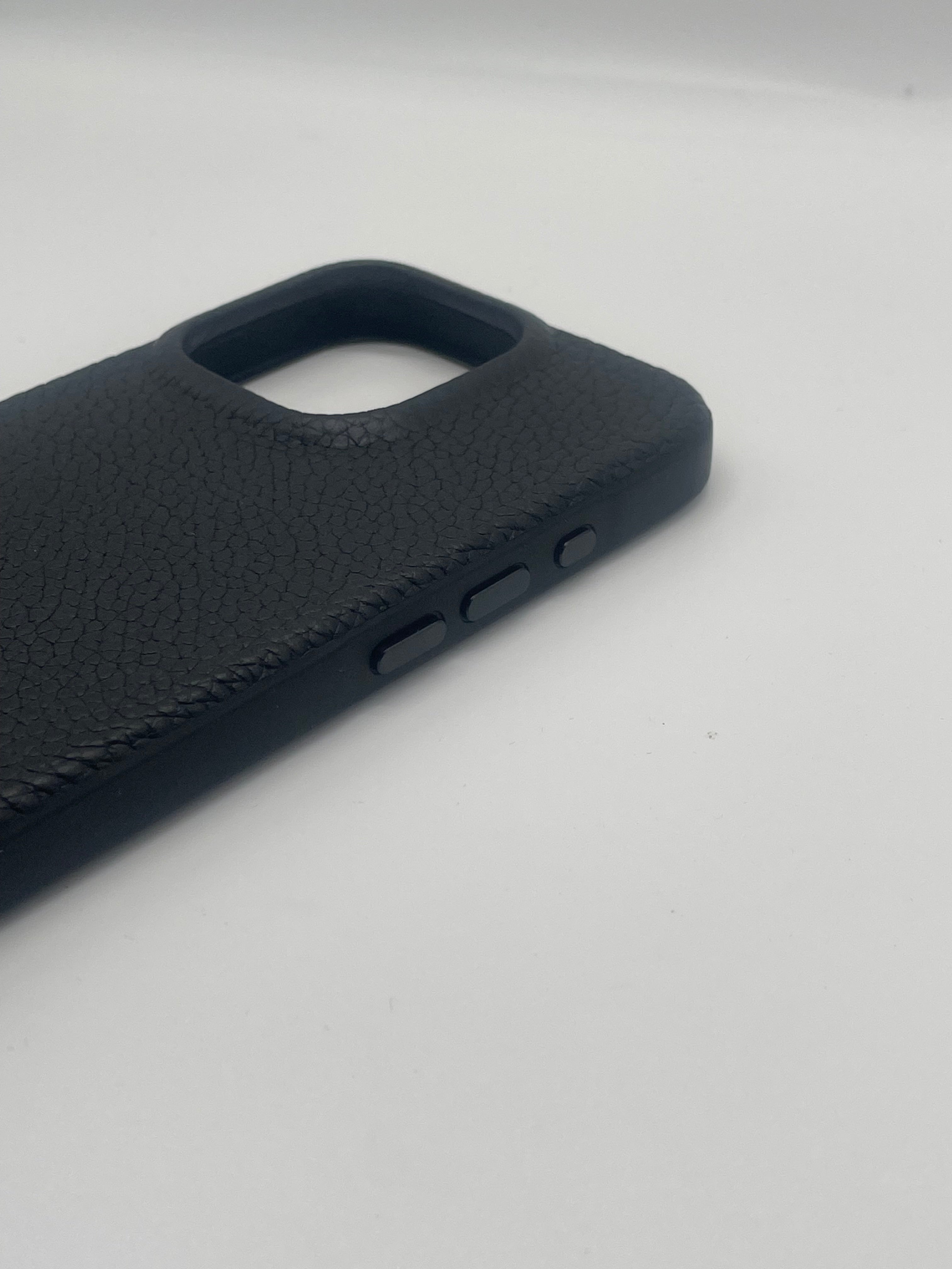 iPhone 16 Pro Max - The Classic Case