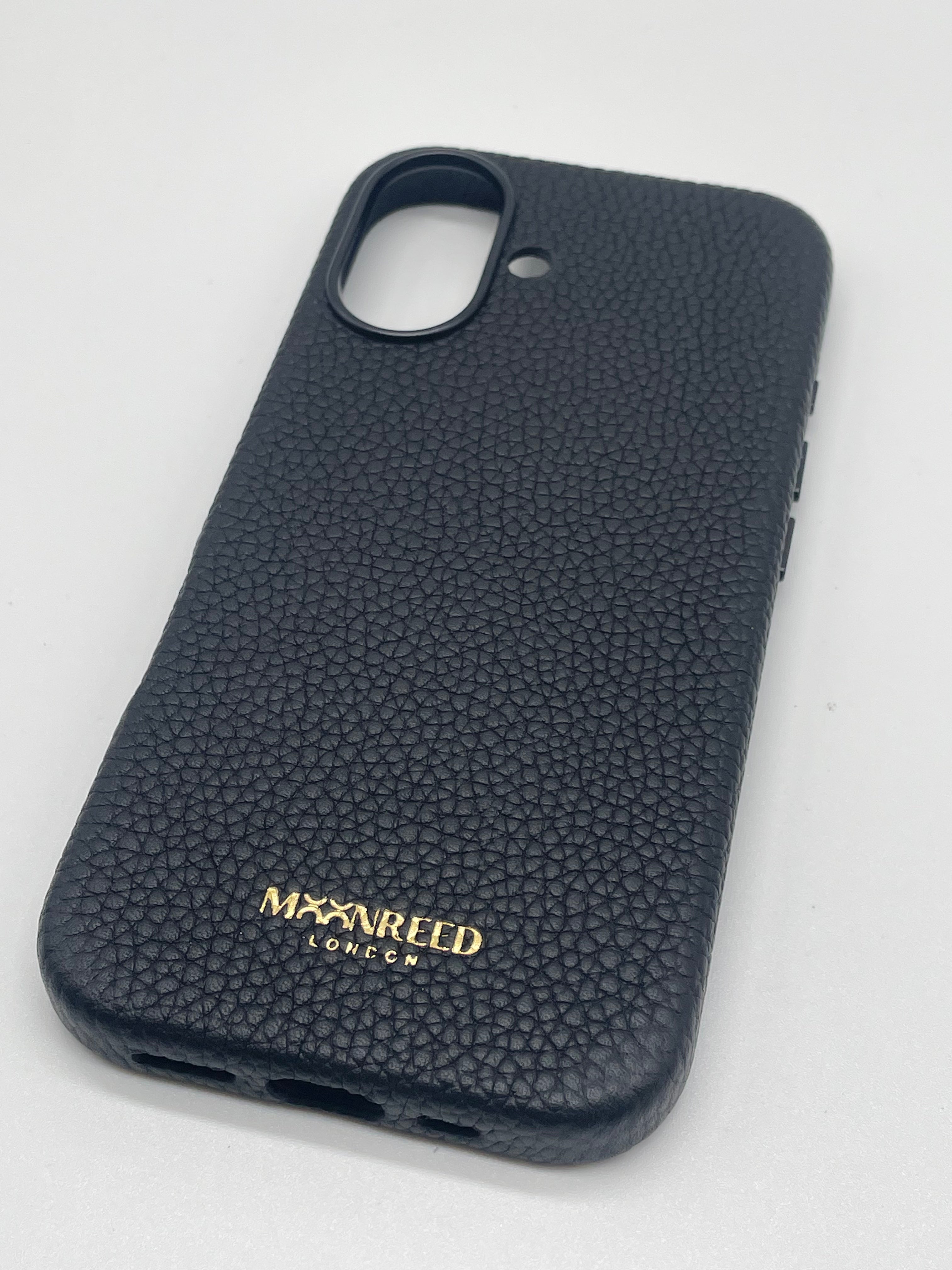 iPhone 16 - The Classic Case